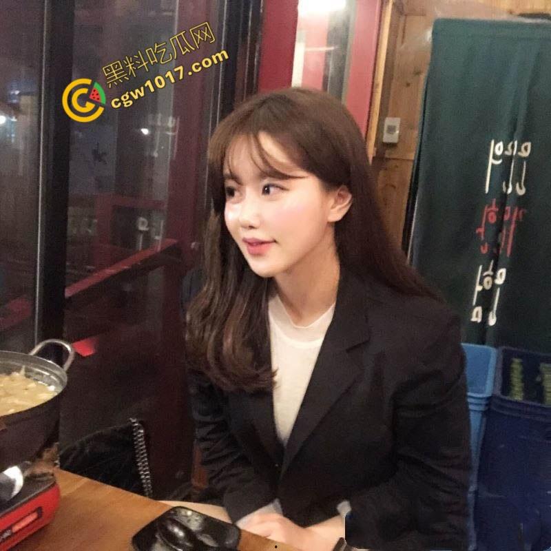 韩国暖男杀手【朴研兮】性感勾魂，私密视频疯传，财阀3P调教，骚穴高潮迭起，淫水白浆齐飞，女神私下尽显母狗本色！-2