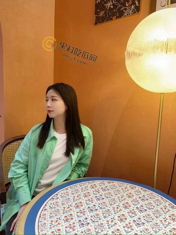 瓜友爆料：探探上约已婚少妇，边操边打电话给闺蜜！克制叫床令人喘不过气-1