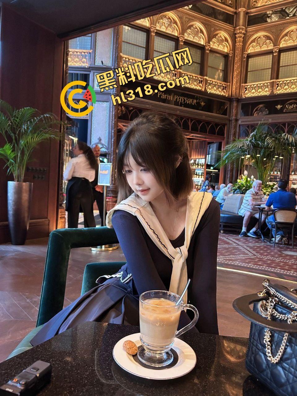 酒吧捡回黑丝精，开房就上攻速buff，奶子操就晃得鸡巴心肝乱颤，开房体验直接封神！-6