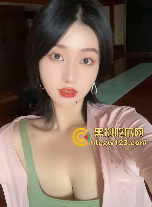 抖音极品御姐【失眠蝴蝶】性爱视频流出 高冷大胸御姐被金主打桩猛操 尽显放荡本性！-2