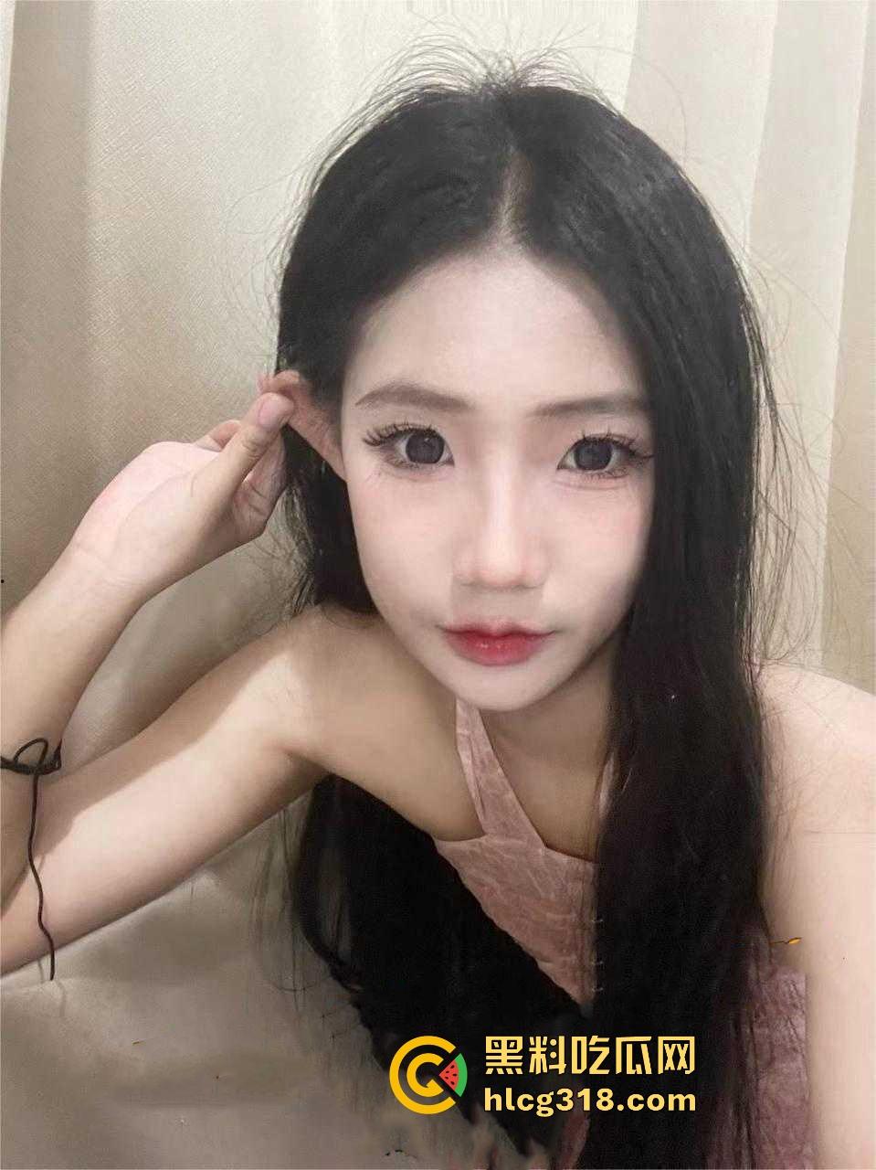 酒吧新认识的清纯大学生【吴筱莉】发情母狗俩杯拿下，极品身材性爱时反差十足，无套狠狠满足！-2