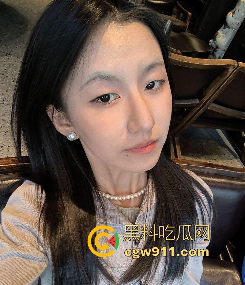 英国留子又爆大瓜!谢菲尔德大学【李玲】被绿帽男友曝光性爱视频,黑丝反差母狗无限诱惑,露脸口交一脸淫靡!-3