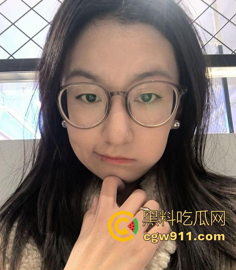 英国留子又爆大瓜!谢菲尔德大学【李玲】被绿帽男友曝光性爱视频,黑丝反差母狗无限诱惑,露脸口交一脸淫靡!-6