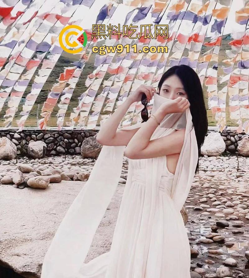 武汉生物工程学院高颜值女神【李晓婷】御姐气质极品身材，露脸口交狂吞大屌榨精，反差拉满让人遐想无尽！-4