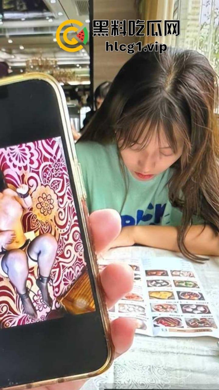 宁波城市职业技术学院巨乳学妹孙靓下海赚钱！2000块包夜，男友头顶一片巴音布鲁克！-1