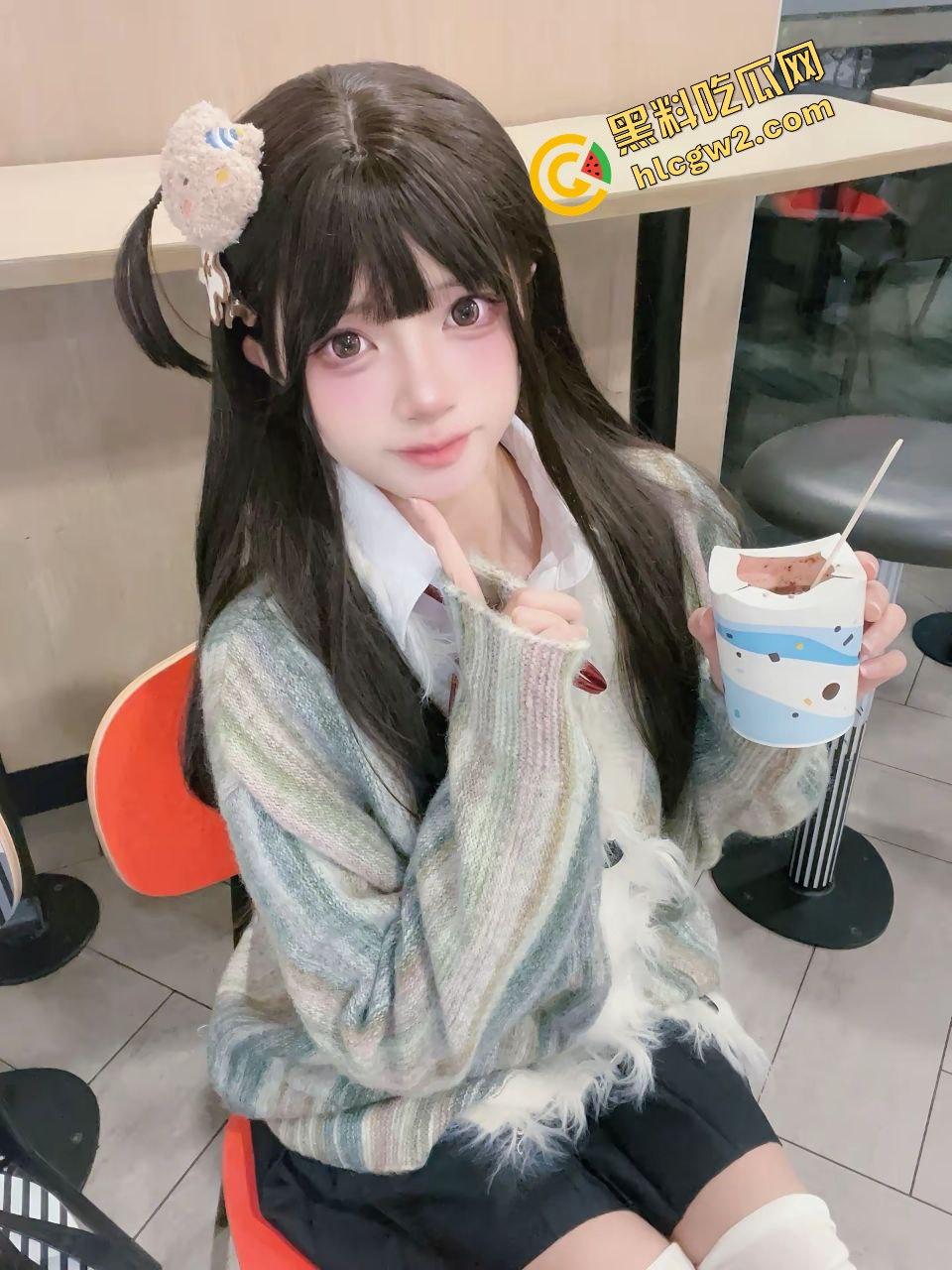 抖音 广西艺术学院双马尾少萝嫩妹『郭细菌』与金爸主题酒店跪式后入爆操！独家曝光！-6