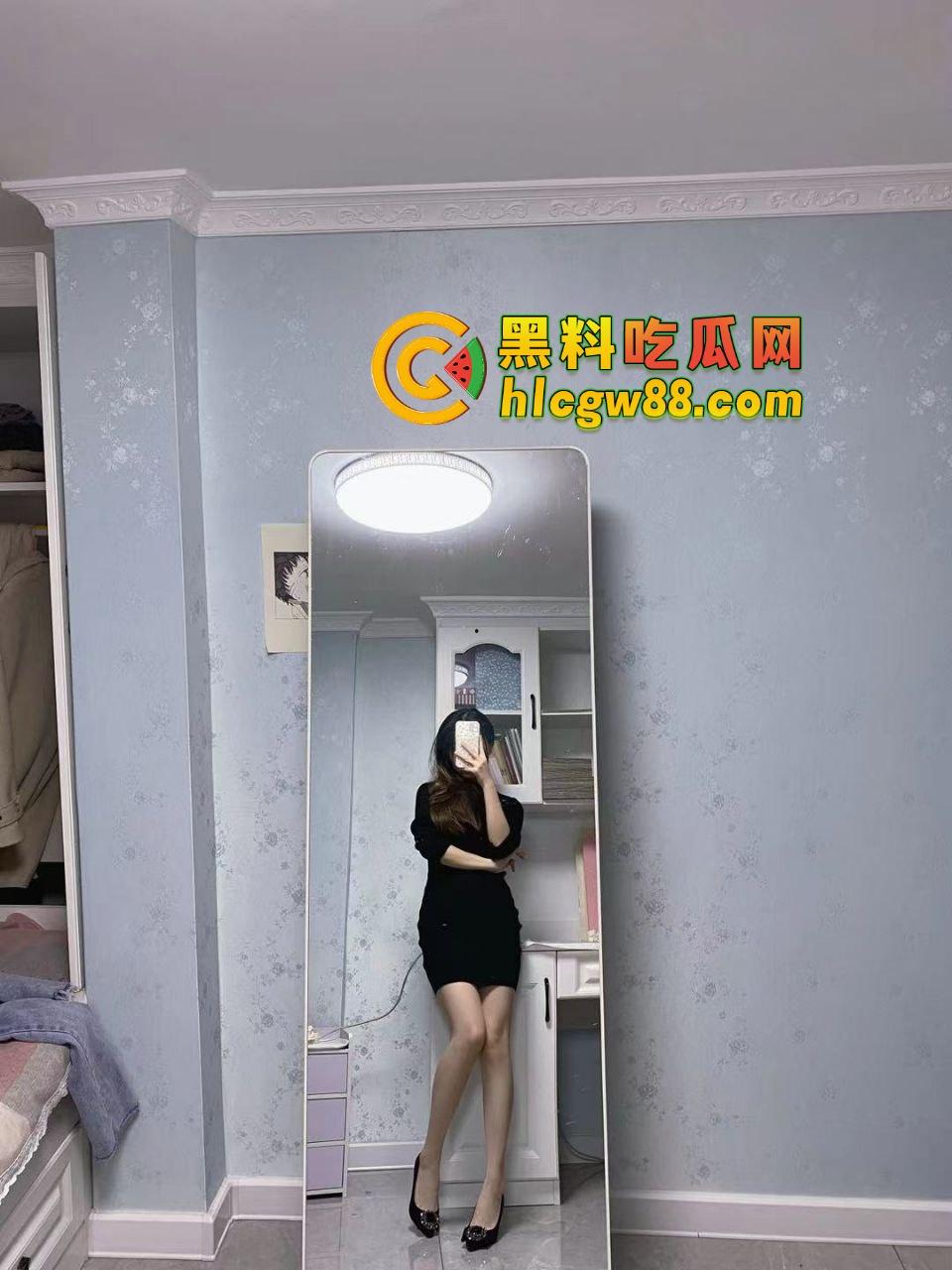 长沙学院御姐『田淑青』被调教成骚母狗,情趣装勾引男人猛吸鸡巴全套服务,露出楼道狠草汁水狂流!-6