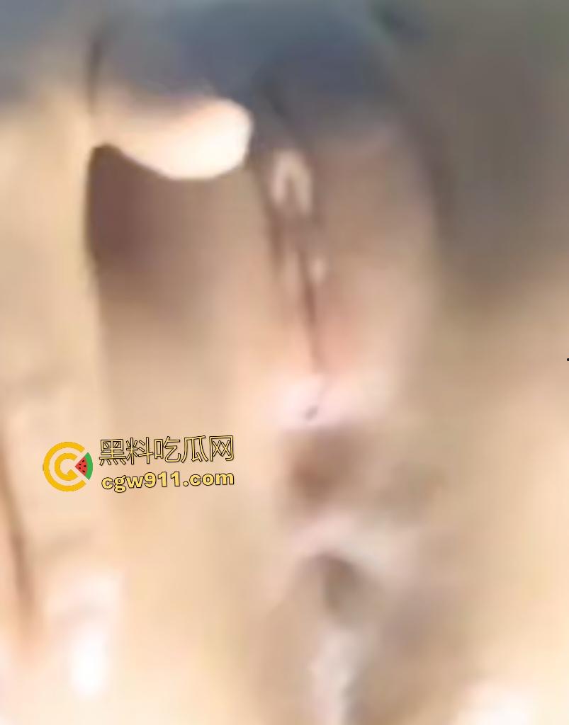 十年婚姻两公婆无激情，重度丝袜控的淫妻在帐篷内激战单男，灰丝裹臀坐脸喷汁，各种姿势狂操内射！-8