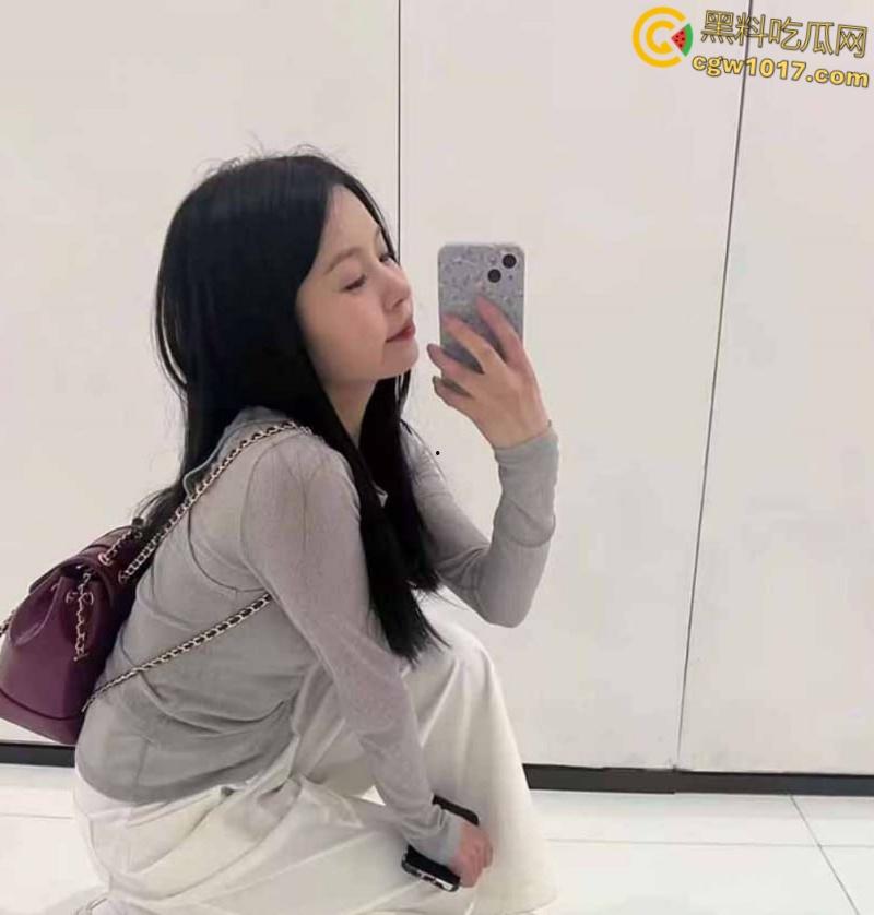 湖北荆州小母狗【黄媛媛】,夜店天天勾引小奶狗约炮,伸出舌头渴望精液,柳腰巨乳被按在床上大力抽插!-4