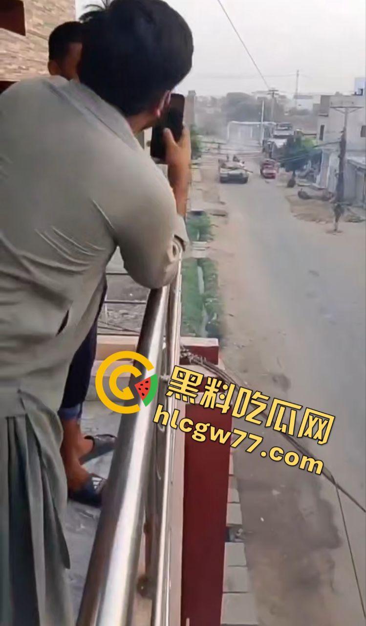 印巴局势炸裂！指挥官游戏玩多了，在游戏中的战术全部实施到现实中了！农民头被炸烂！-4