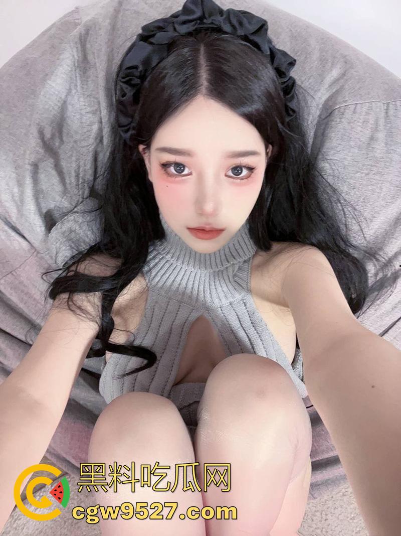 顶级身材御姐【欲梦子】，颜值绝美性感尤物，半裸穿搭展示白虎嫩穴，双腿岔开实录真的太诱惑了！-1