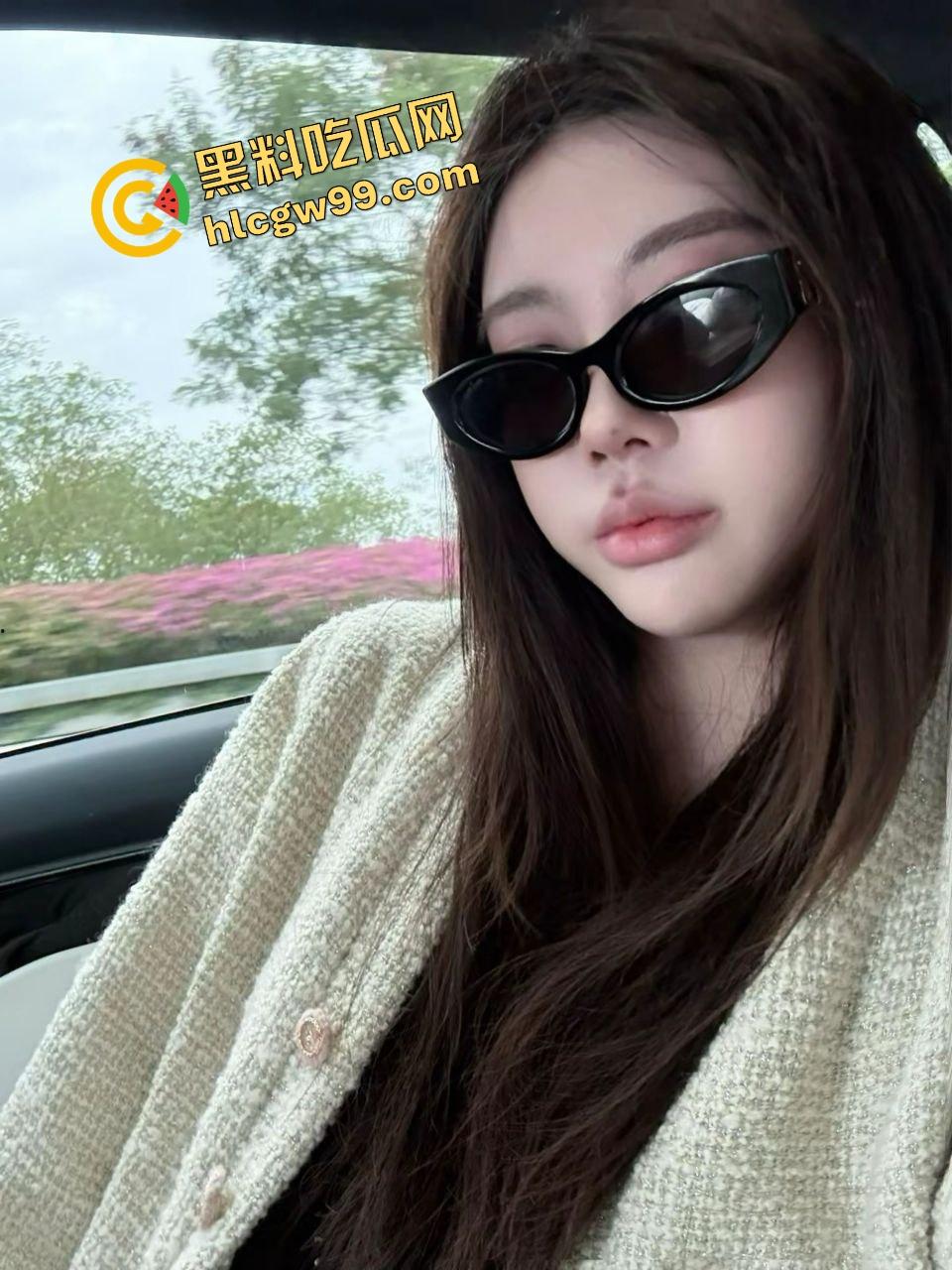 过年回家爆操邻居家姐姐【彭雨婷】暴力后怼撞击填满骚逼,骑乘坐压运镜插逼!独家曝光流出!-4