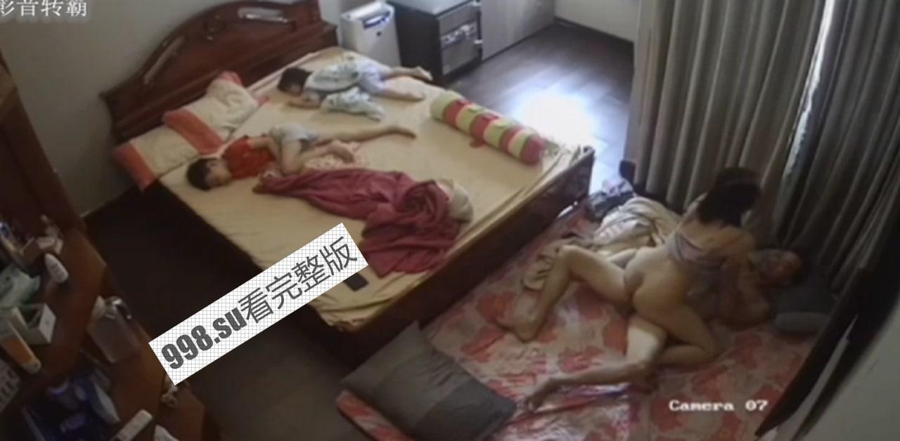 十一月私房最新流出黑客❤️破解家庭摄像头监控偷拍各种夫妻啪啪-4