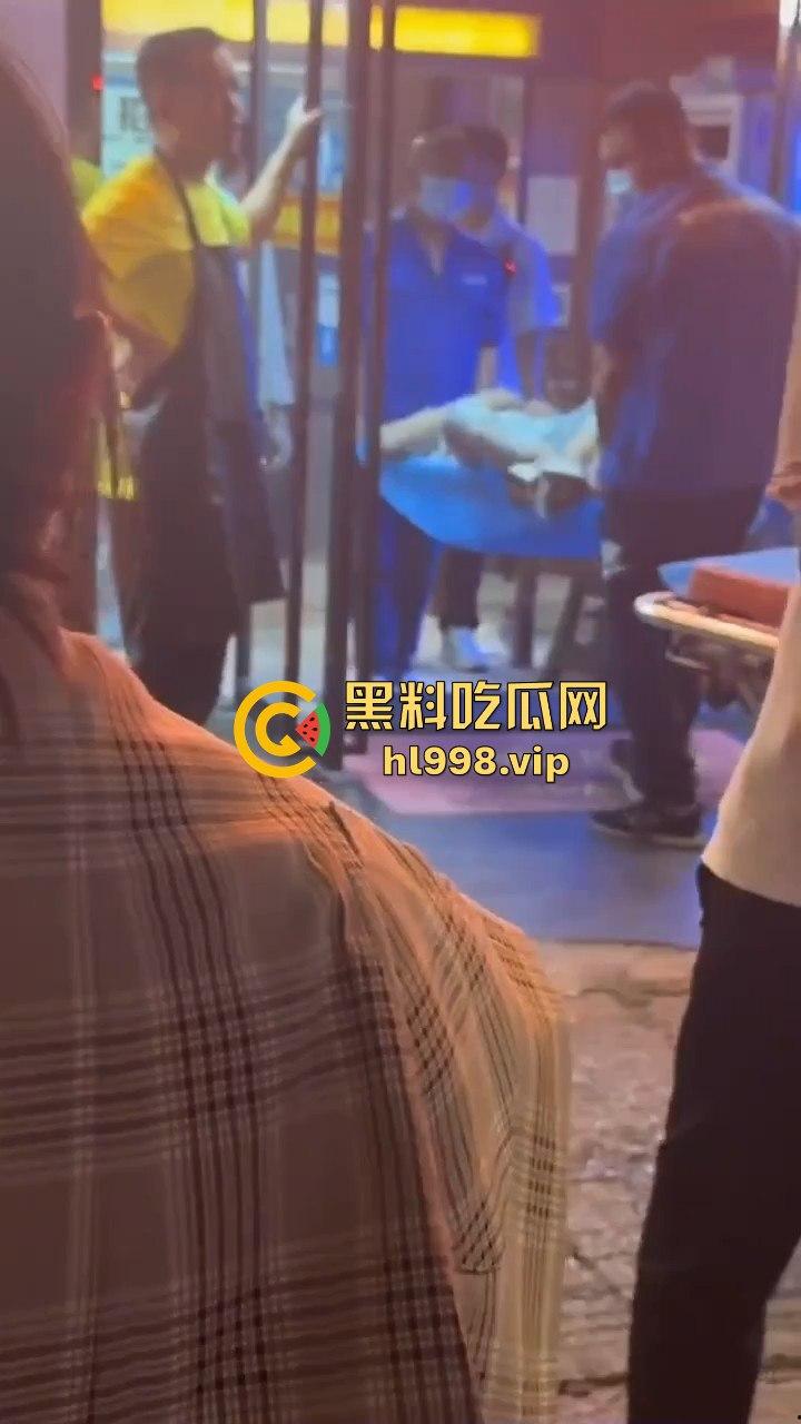 湖北武汉60岁大爷网恋奔现太激动!见红裙女子血压飙升,直接送医院抢救!-3