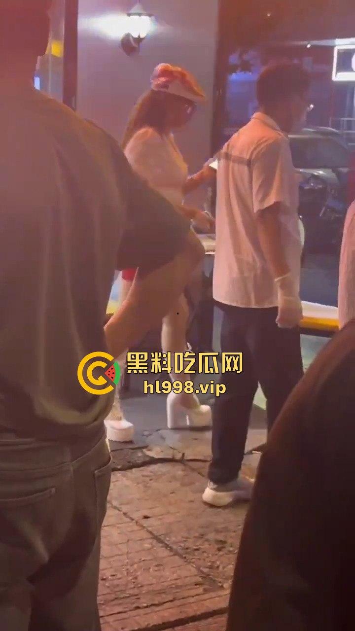 湖北武汉60岁大爷网恋奔现太激动!见红裙女子血压飙升,直接送医院抢救!-9