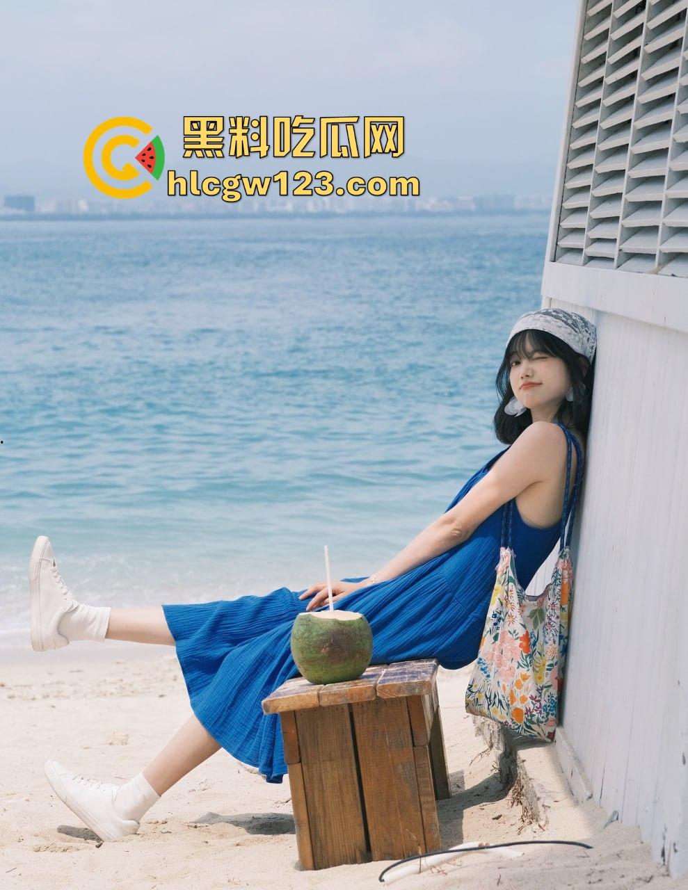 饥渴哥海边发情 与老婆水中调情疯狂扣逼 哥们是要打海炮吗？-1