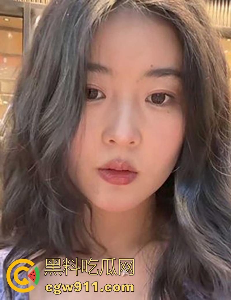 人妻门事件，天津新婚人妻【刘洋】，翘臀长腿口技一流，背着老公偷情主人，穿情趣内衣调教，被打桩操得到白浆横流！-2