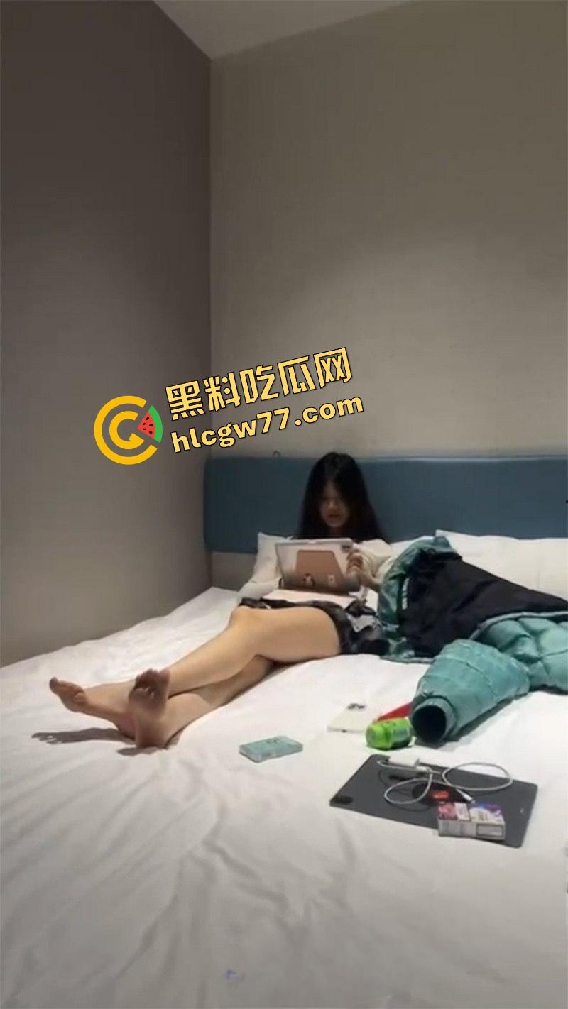 南京钟山技术学院大长腿母狗【杨和馨】174cm极品身材,背地里疯狂约炮绿了男友一脸!-13