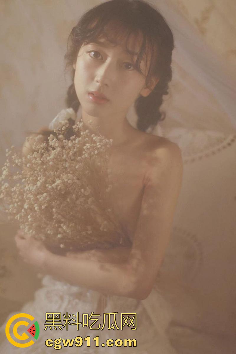 广西嫩妹母狗王丹丹,身材娇小颜值可爱,却是个十足的小母狗,被爸爸调教捆绑玩穴,一只超乖的小脚奴!-1