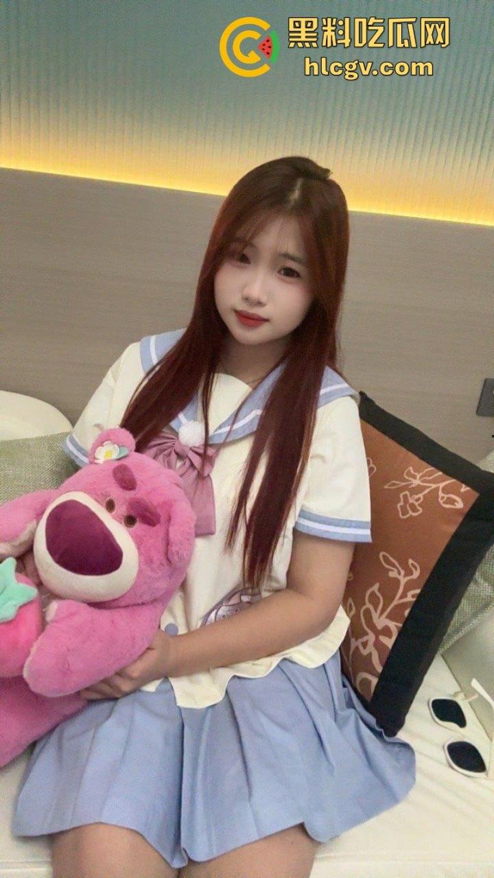 武汉学院【刘雨希】蹦迪买醉后被陌生男捡尸 樱桃小嘴被无情暴插 偷拍视频疯传-1