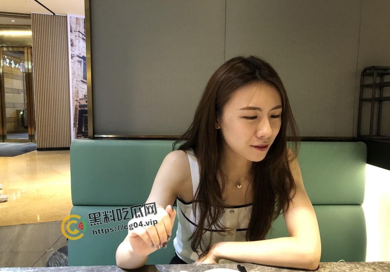 上海期货美女交易员【何麦伢】与男友啪啪视频及大量生活照流出 好几个角度看出妹妹已经生气了  好像目前受影响已经回广州-7