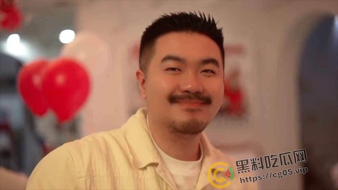 男同天团喜来登酒店大使套房欢度圣诞  爆操到肛门喷粪 画面惨不忍睹-8