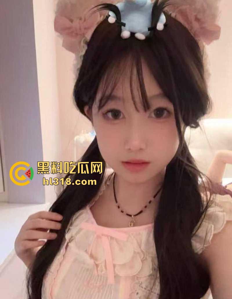 常州第一中学大奶学生妹【林晓颖】露脸自慰视频曝光，巨乳暗骚小母狗，全裸露脸抠穴自慰，这嫩逼真的爱了！-2