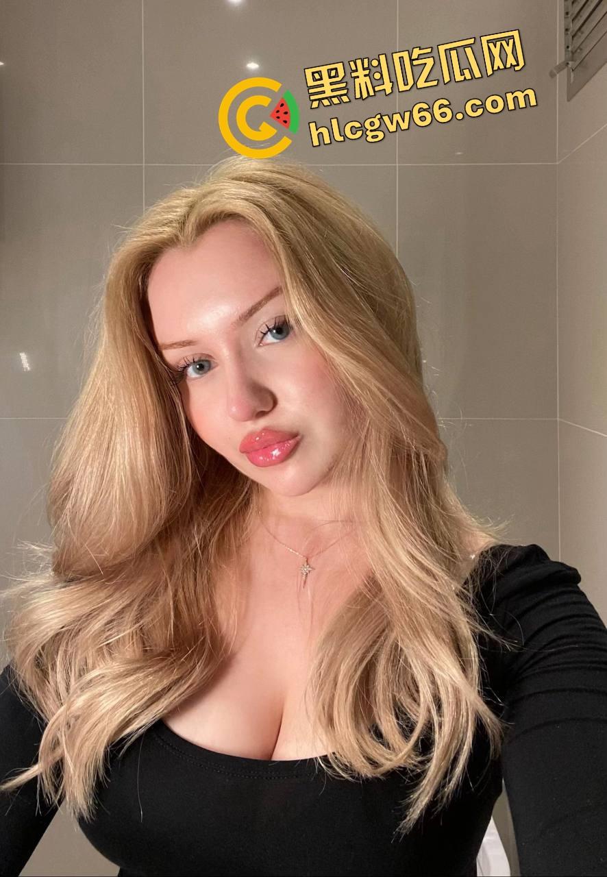 欧美变态老鬼重口肛肠猎奇曝光,三朵菊花掰开操得稀巴烂,三花聚顶玩得屎都给干出来了!-4