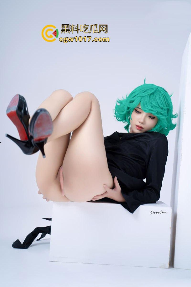 疑似一拳超人成人版剧照曝光!海外福利姬【PoppaChan】,COSS级英雄龙卷,绿发飘逸白虎嫩逼,活色生香!-6