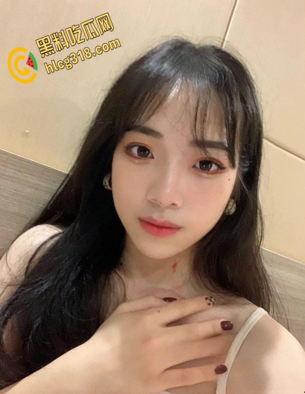 河北女大与男友视频泄密，清纯仙女变欲女，淫荡表情骚母狗无遗！-1