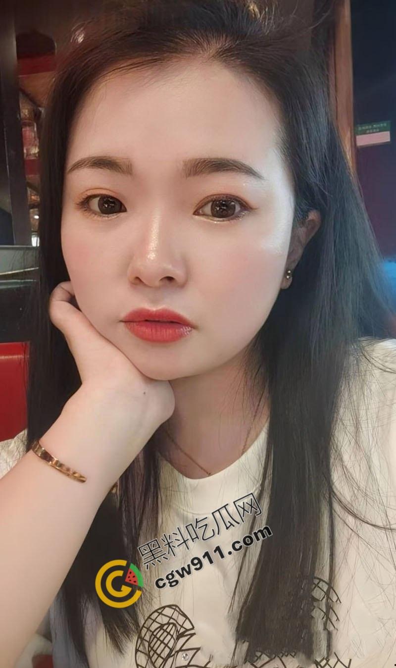 浙江打工人妻【张英】婚内出轨同事！白天贤妻，夜间淫娃，奶大屁圆，口深喉热，魅力四射-1