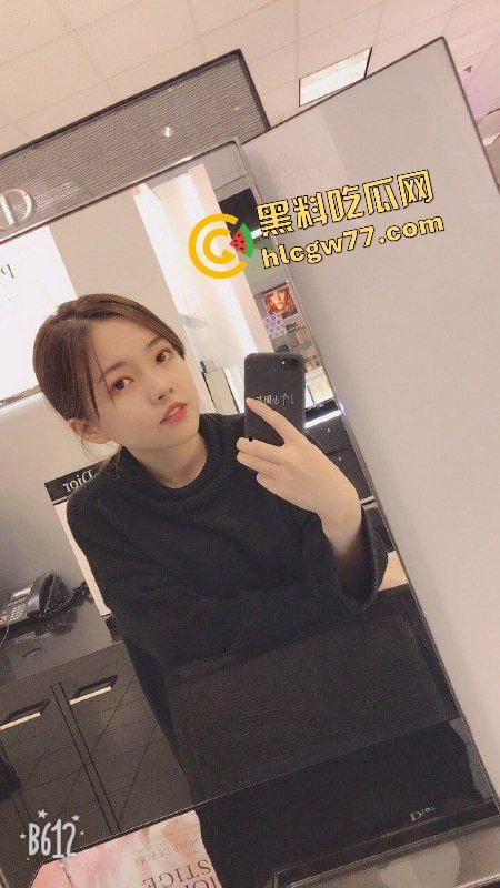 加拿大骚留学妹『李天宜』有男友逼还湿成水帘洞，远屌解不了近渴水 只能约炮找人堵洞口！-7