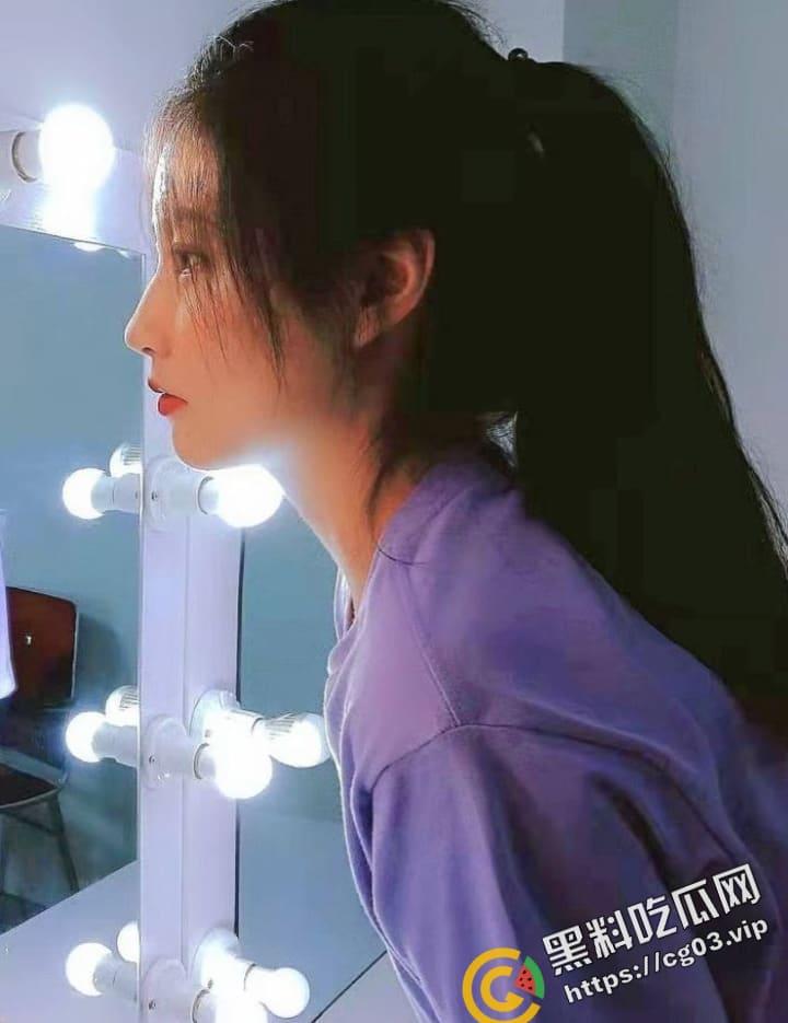 成都文理学院学姐 神似徐冬冬 被同校学弟 灌醉带到酒店一日游  早上清醒直接女上位开始摇摆-3