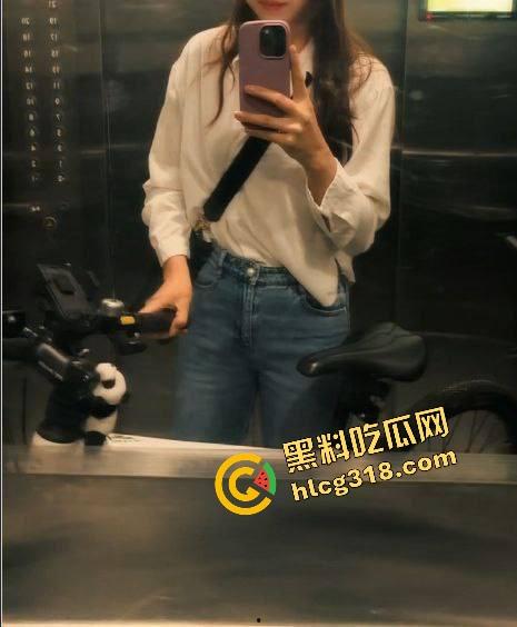 出租房小情侣炮战激烈，清纯女友一开始死活不让拍，操爽了以后随便拍，脸都能怼特写一上头比谁都疯！-5