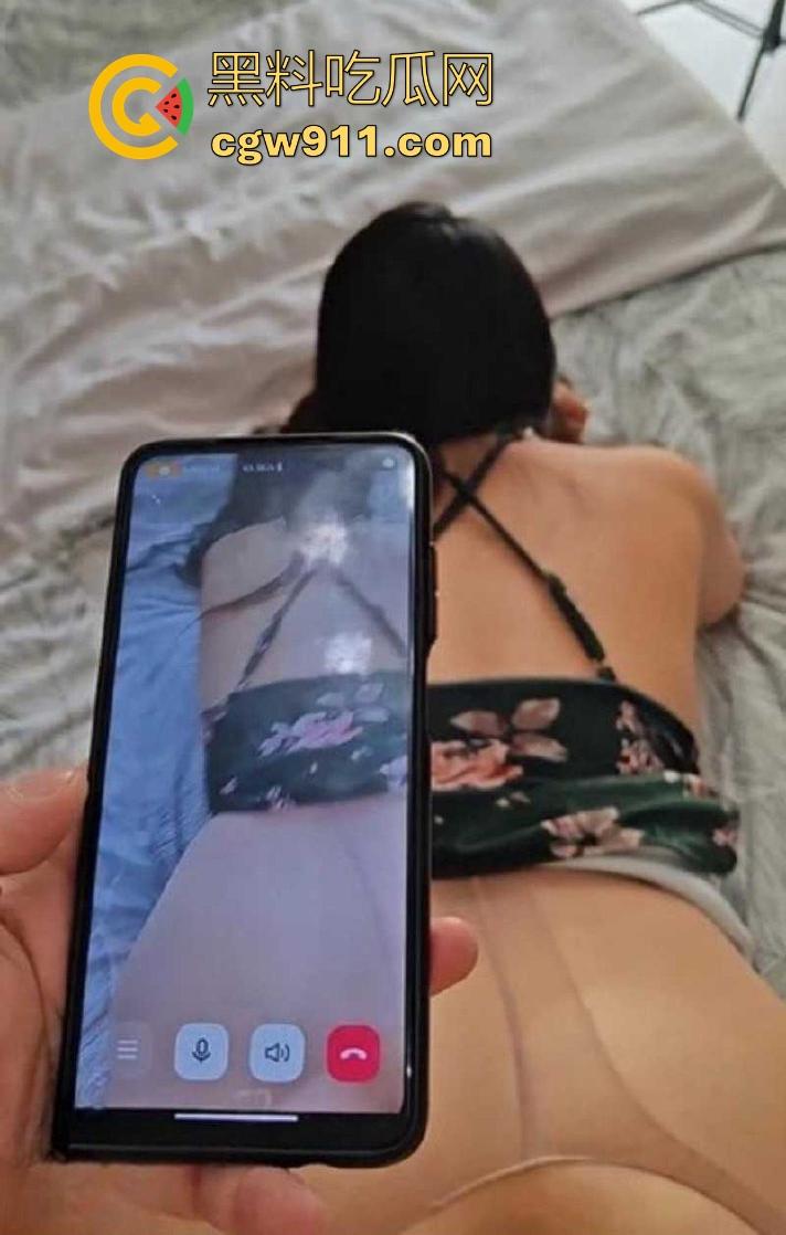 给网友直播暴操穿旗袍的嫂子,性感大奶陪肉丝,花式打桩猛插,内射后爽到兄弟直喊嫂子老婆!-7