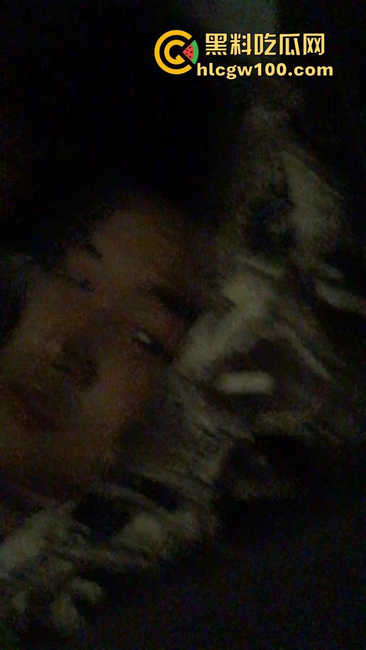 江苏常州携程旅游青枫公园营业部【林飞飞】自怕视频流出，极品身材美乳全程高能 据说现在还在里面上班。-10