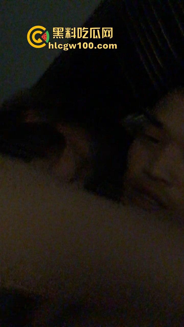 江苏常州携程旅游青枫公园营业部【林飞飞】自怕视频流出，极品身材美乳全程高能 据说现在还在里面上班。-13