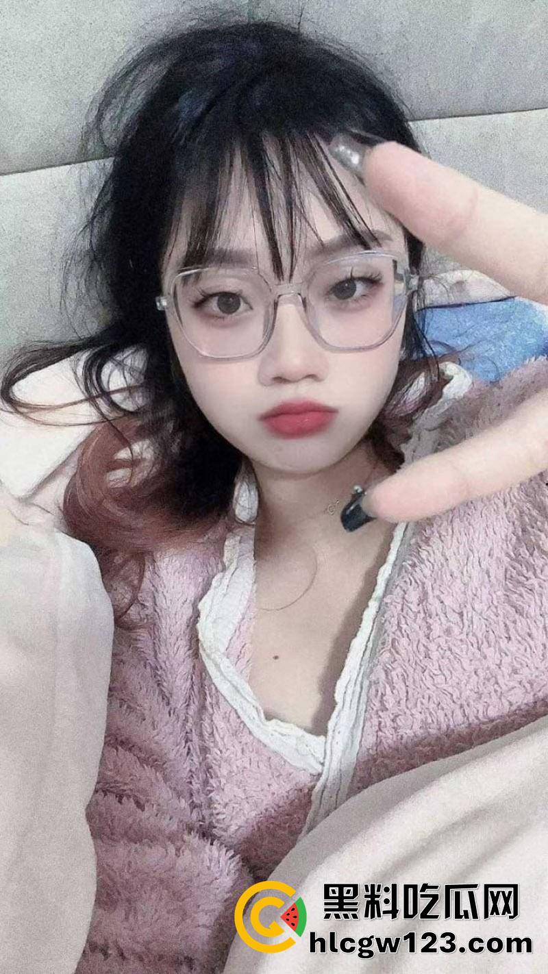 白月光巨乳学生妹，杭州工商学院【俞梦菲】，被情人调教成淫娃，嫩穴扣得汁水乱喷浪叫勾魂！-3