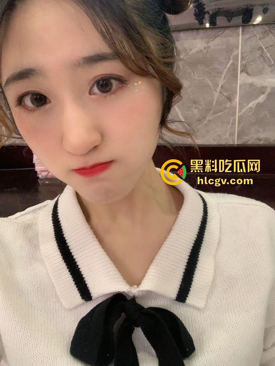 沈阳大学骚女【邓柯欣】社死翻车！背着男友穿黑丝乱搞，视频流出让男友怒戴绿帽！-3