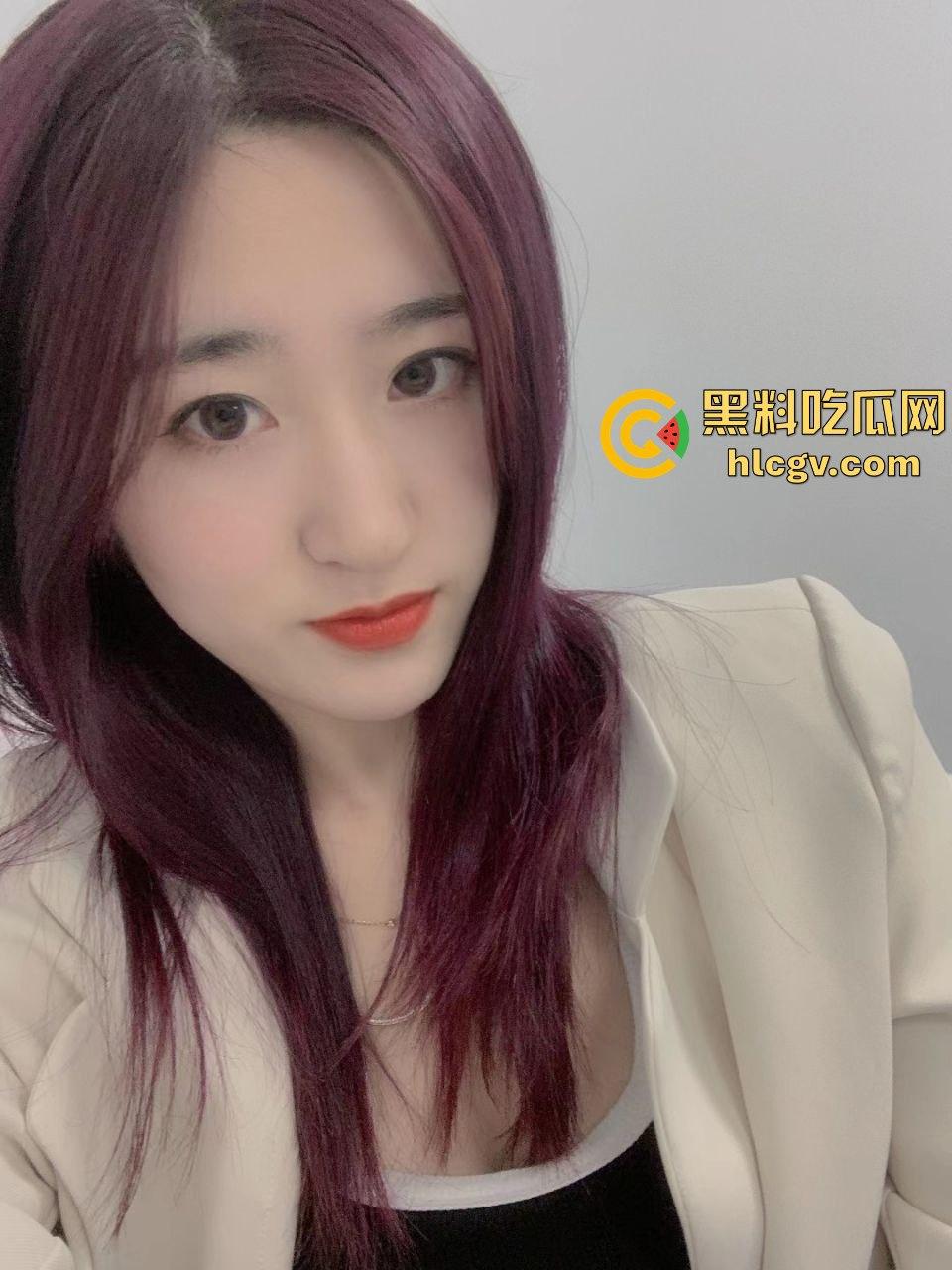 沈阳大学骚女【邓柯欣】社死翻车！背着男友穿黑丝乱搞，视频流出让男友怒戴绿帽！-8