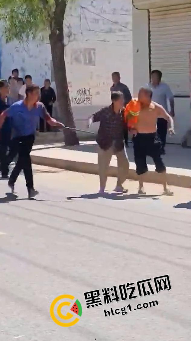 保定曲阳县打架斗殴 打到最后拿刀砍人 三人命丧当场 一地尸体 现场视频流出-2