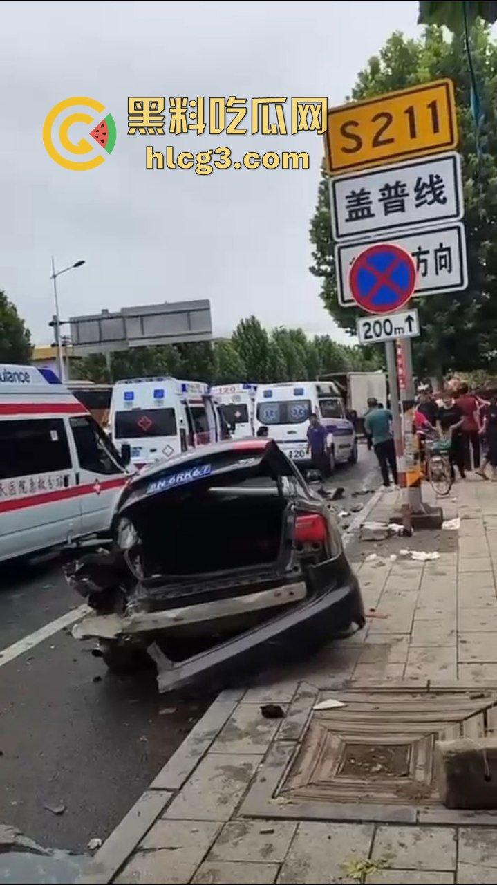 大连普兰店 大货车制动系统失控 刹车失灵 连撞数车 致一名女大学生死亡 对象发文感慨 3人受伤！-7