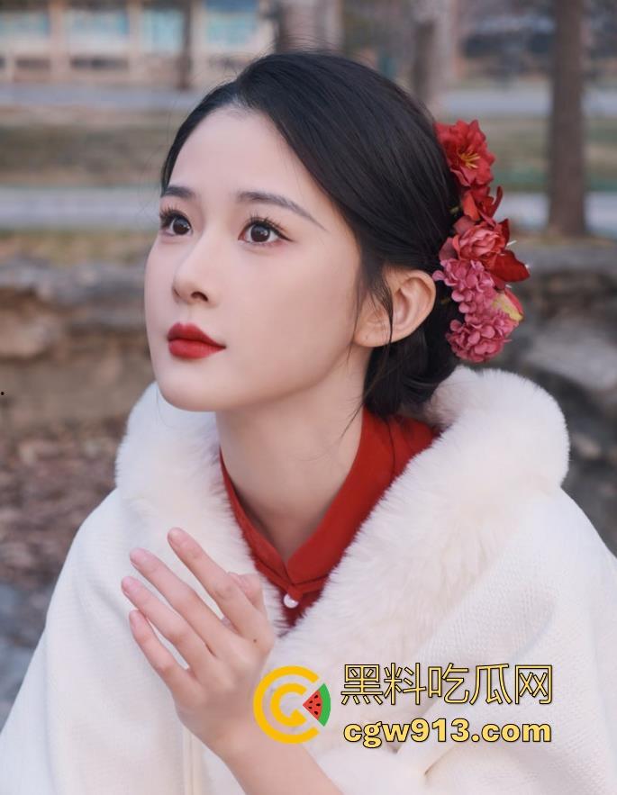 重口人妻玩极限扩阴,菊花被插着自慰棒,小玩具害刺激着阴蒂,逼逼还被拳头生生硬塞,呻吟声不断!-2