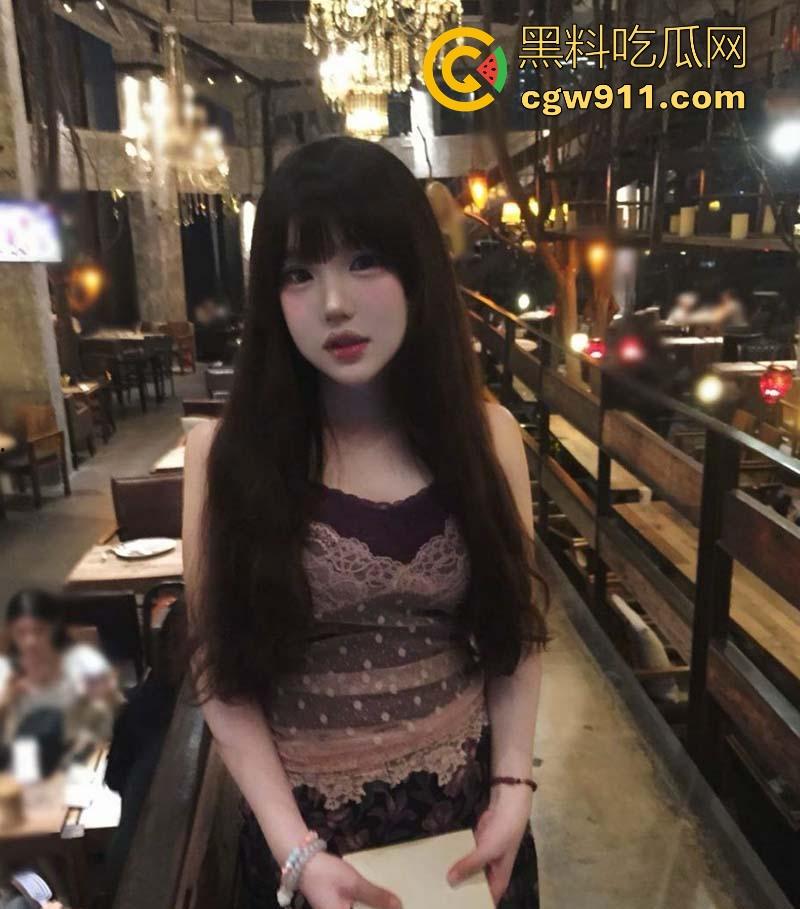 把嘴巴当逼操!湖南长沙小情侣玩转口交,各种姿势花式做爱,有b都不操就喜欢小嘴巴,妹子都跪地求饶!-2