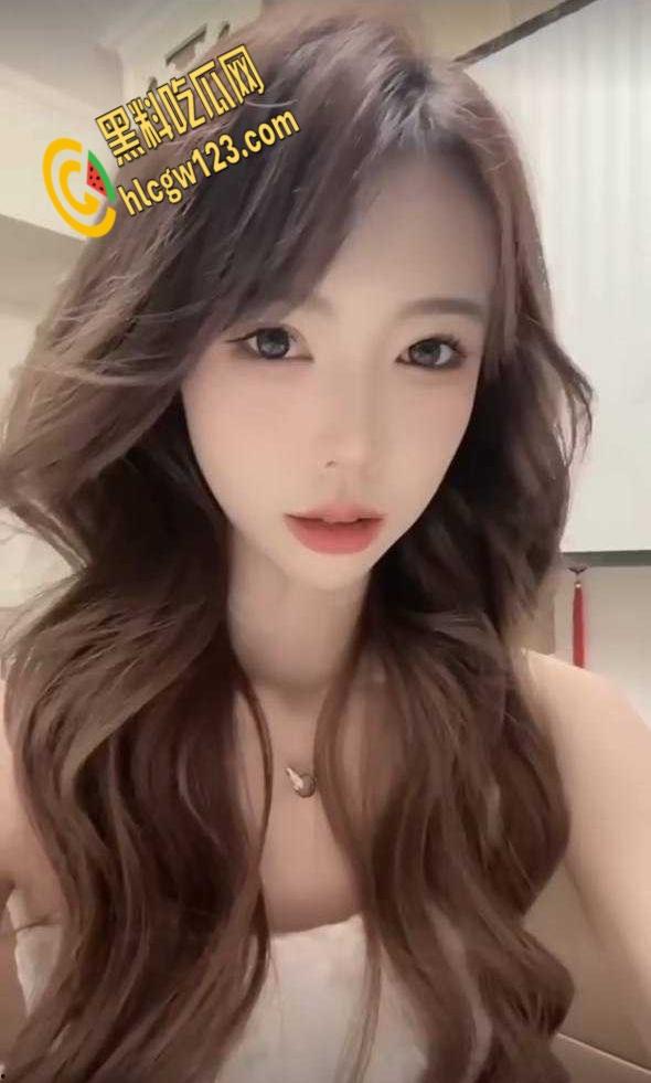 推特约炮轩轩,约炮多个颜值母狗抖音网红,还带粉丝一起玩,给粉丝微信视频直播!-2