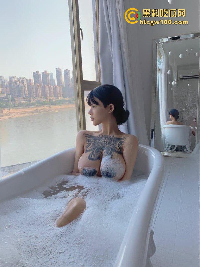 微密圈高颜值纹身一姐【白鹿】大波女双性恋喜欢被侮辱 踩脸踩奶子露点合集流出 真的很漂亮-33