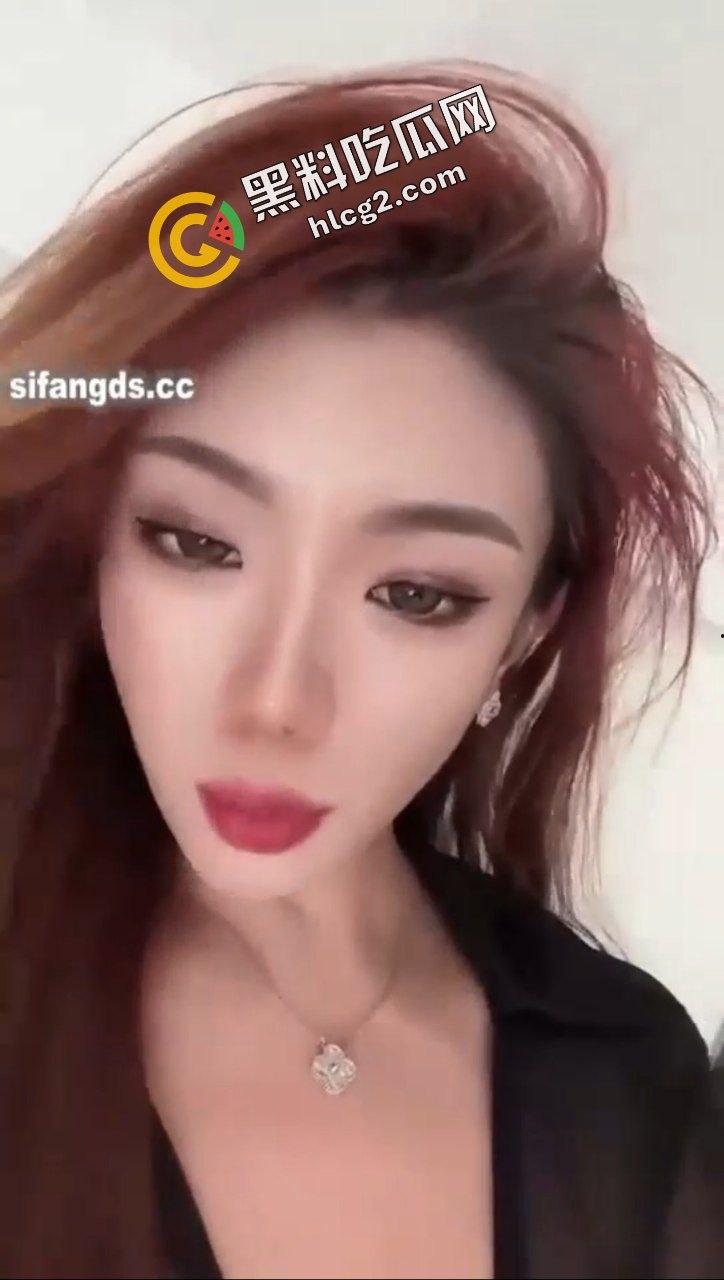 抖音飒爽反差小姐姐『舌舌M』又御奶子又圆润 保时捷定制自慰揉奶视频流出-3