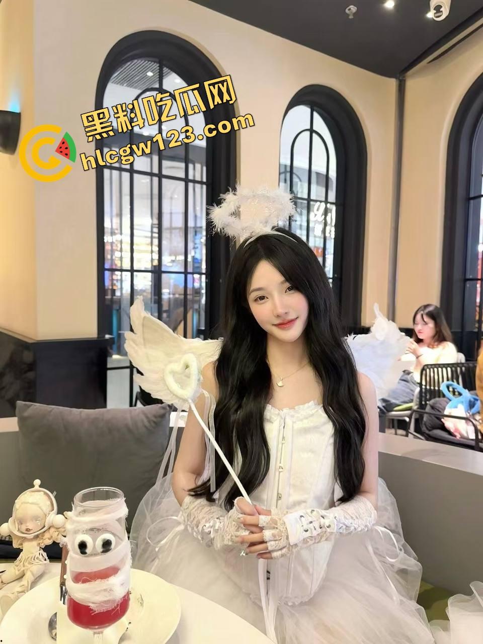 死去的回忆突然袭击你,走进黑料观察之女友竟是老炮网黄?人间沼泽片段曝光,懂的哥们评论区抠6!-5