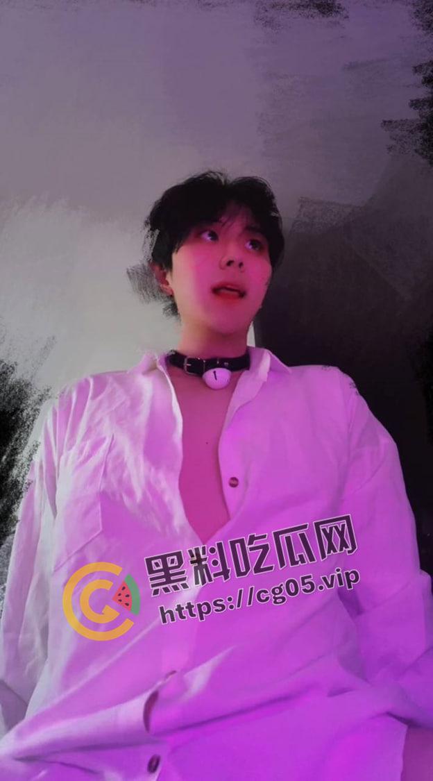 瓜友投稿！加拿大留学生【子瑜】线上装男娘卖裸照 线下做异性spa 给钱男女都能上 两头钱都赚的贱人-5