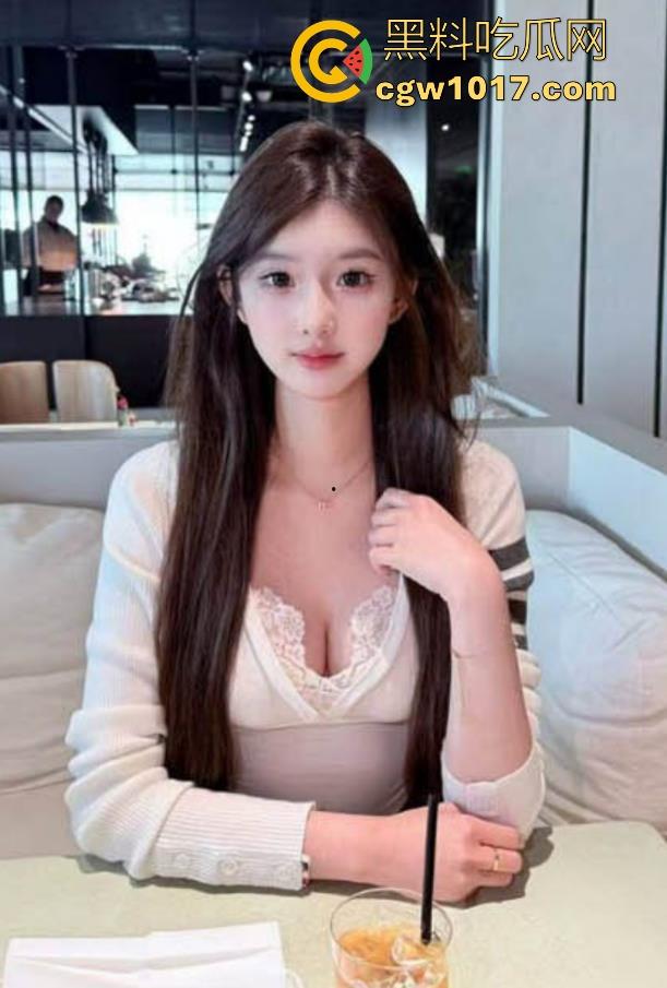 接长腿女儿放学，天气太冷女儿贴心的为我暖暖鸡巴，直接在工地旁边跟女儿车震起来，插完逼又插女儿屁眼！-2